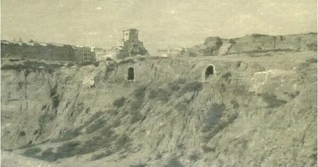 Cuevas-maria moco-old-Cadiz Milenaria
